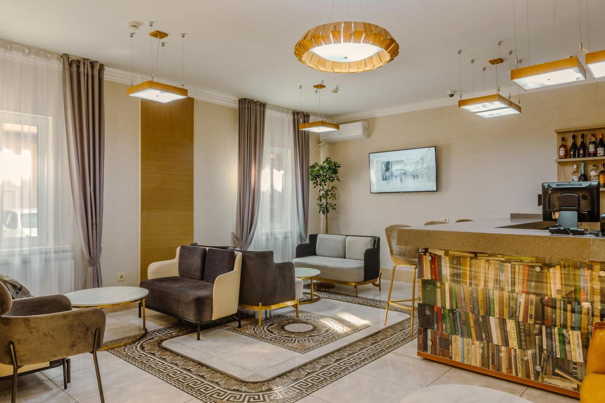 Infinity Plaza Hotel Atyrau Exterior photo
