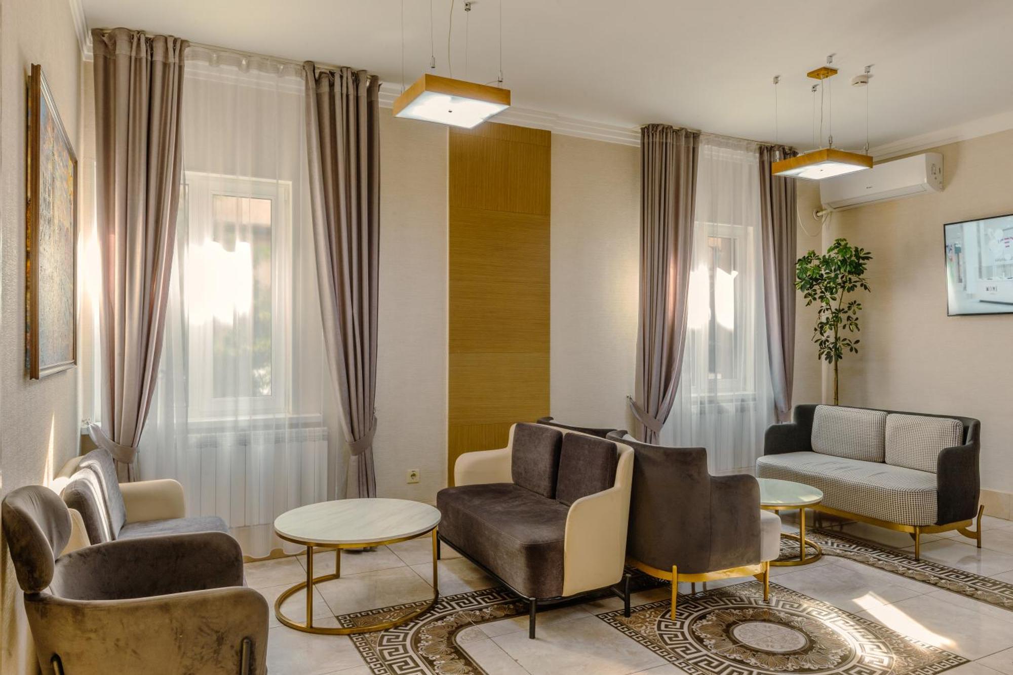 Infinity Plaza Hotel Atyrau Exterior photo